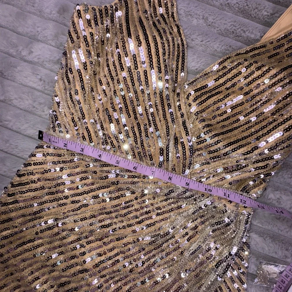 Mac Duggal Gown Womens 2 Gold Sequin Embellished Faux Wrap Surplice Neck‎ Dress